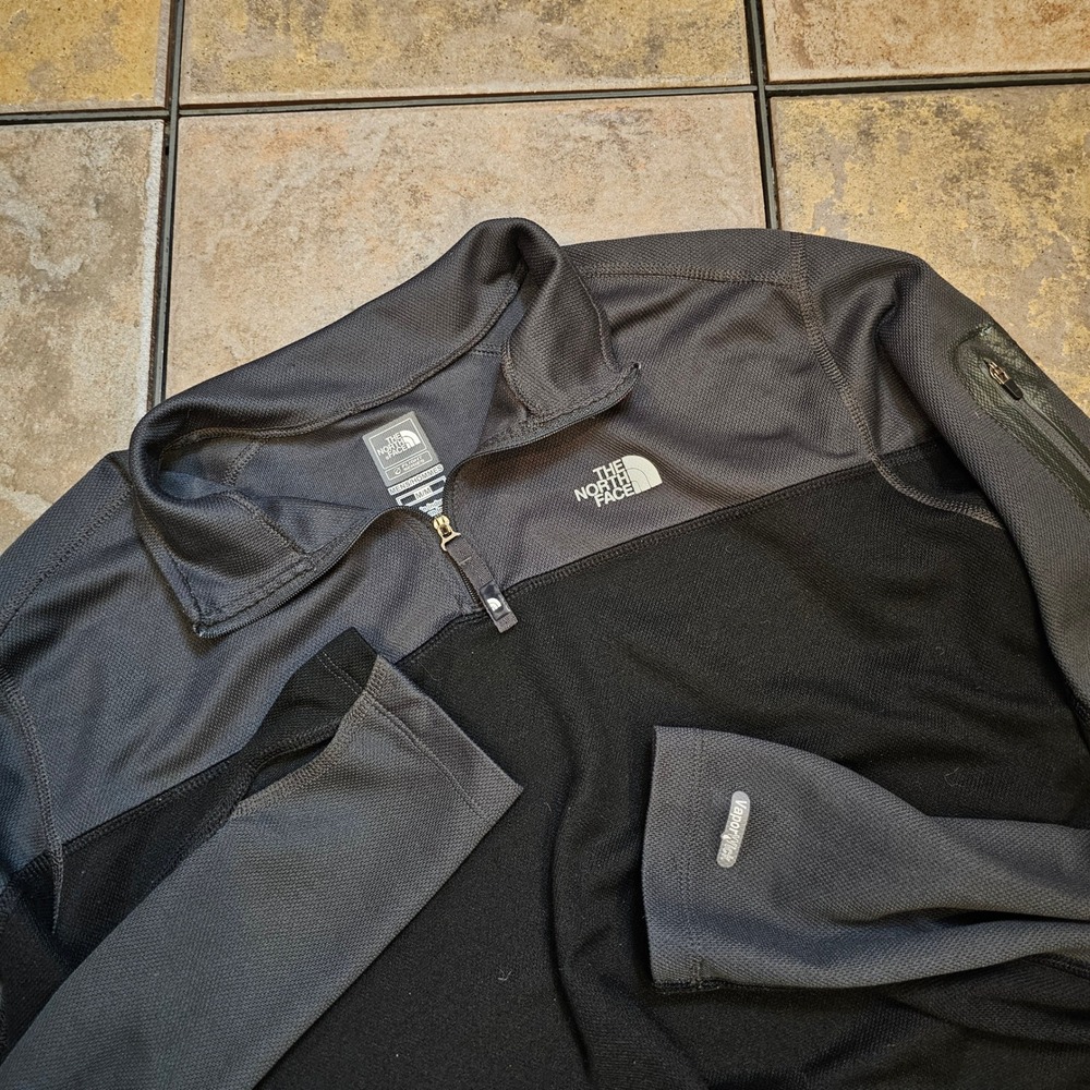 The North Face Flight Series Mens Medium VaporWick 1/4 Zip Pullover Hiking